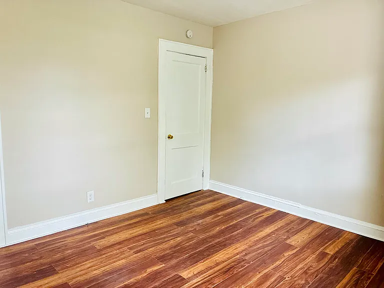 606 S Ellis St — Photo 15
