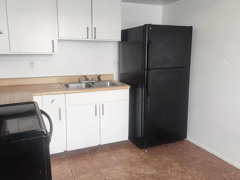 9222 N 35th Ave #9 — Photo 2