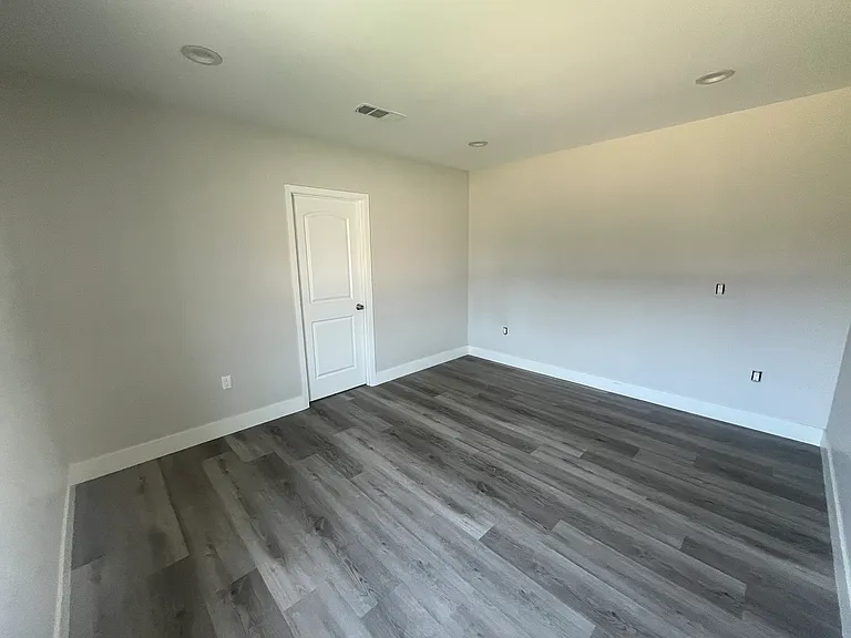 2523 N Luder Ave — Photo 1