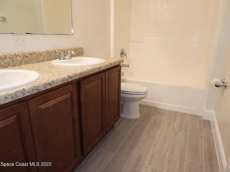 583 Hollow Glen Dr — Photo 11