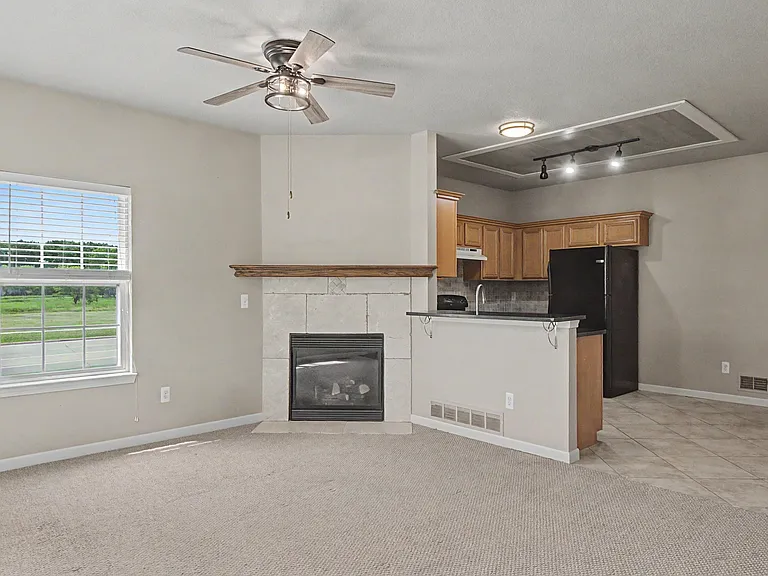 43018 Burlington Dr — Photo 14