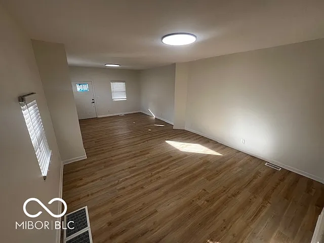 2141 Bellefontaine St — Photo 6