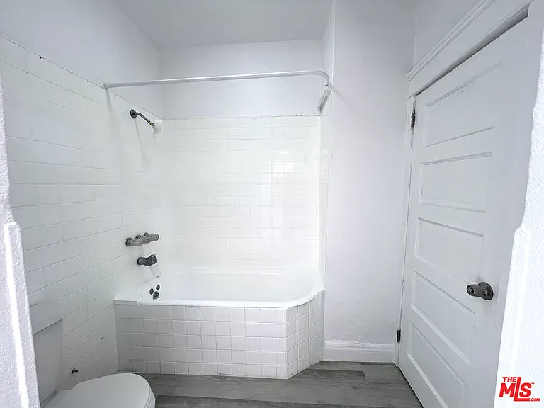 156 W 32nd St #6 — Photo 8