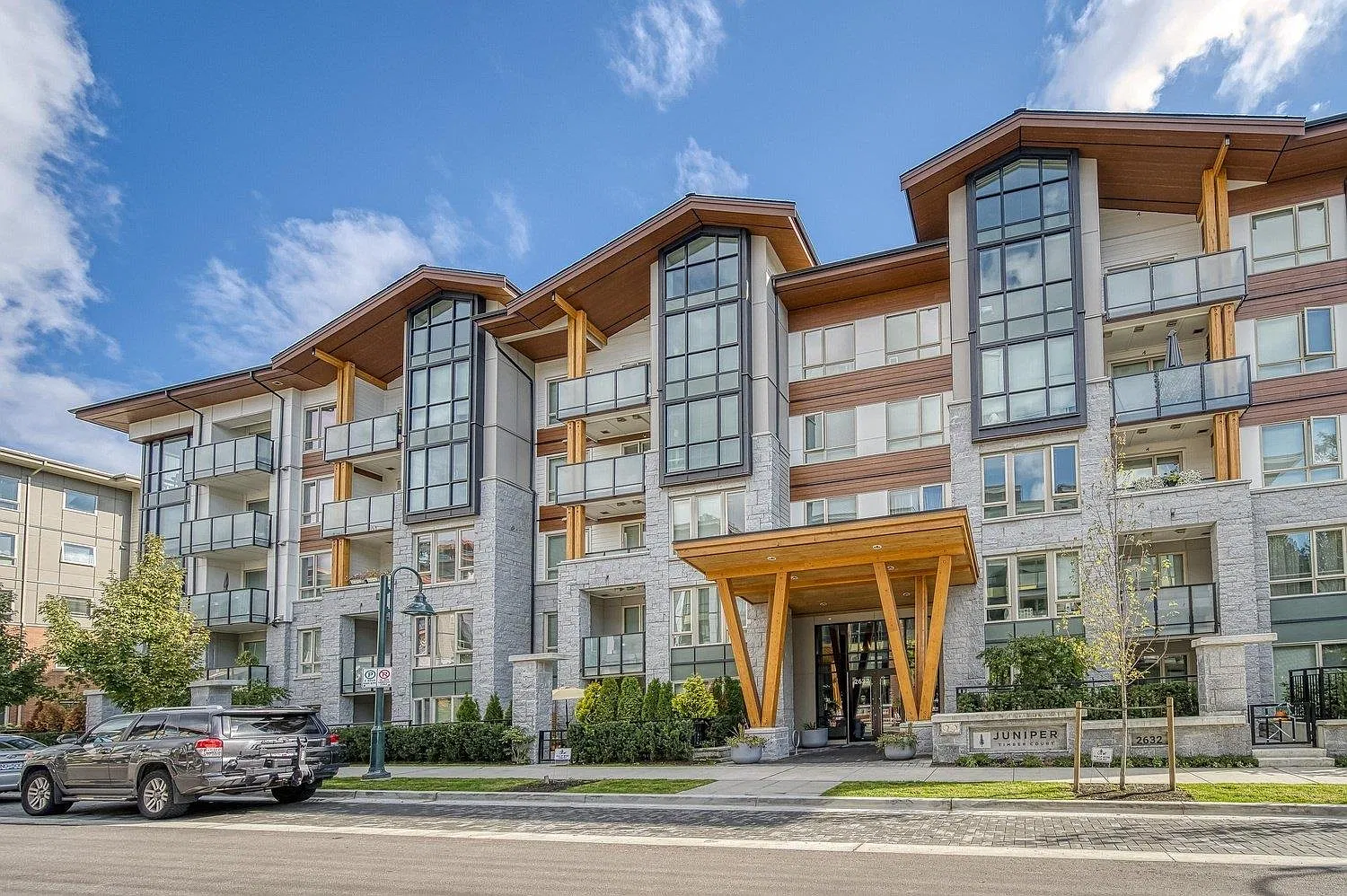 2 bed, 922 sqft, $3,350 — Photo 1