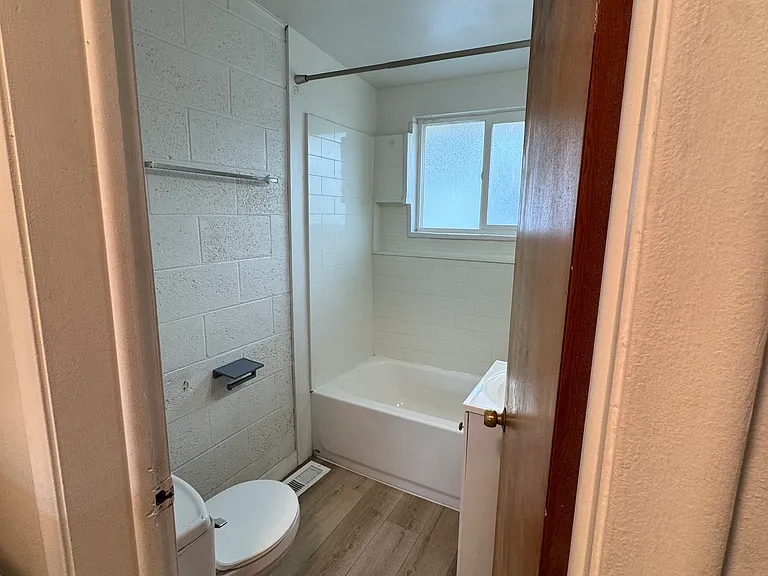 1027 W 100 N #1027 — Photo 8