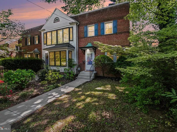 3630 Fessenden St NW, Washington, DC 20008