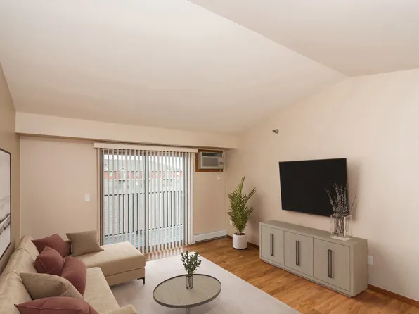 Sterling Pointe, 3605 S 20th St #3-309, Grand Forks, ND 58201