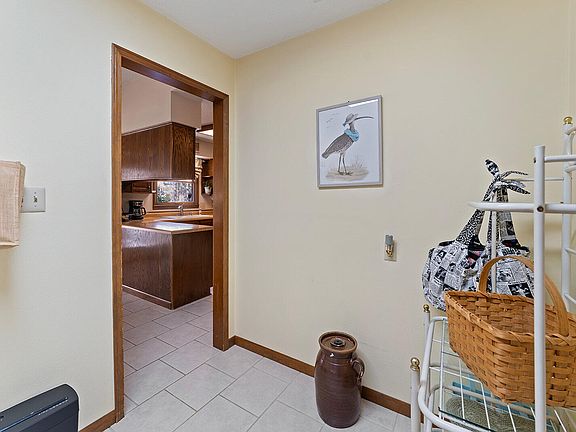 4th image of 3687 Airport Rd