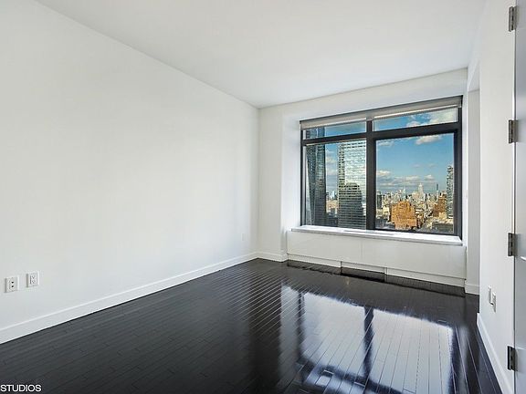 3rd image of 123 Washington St APT 43D