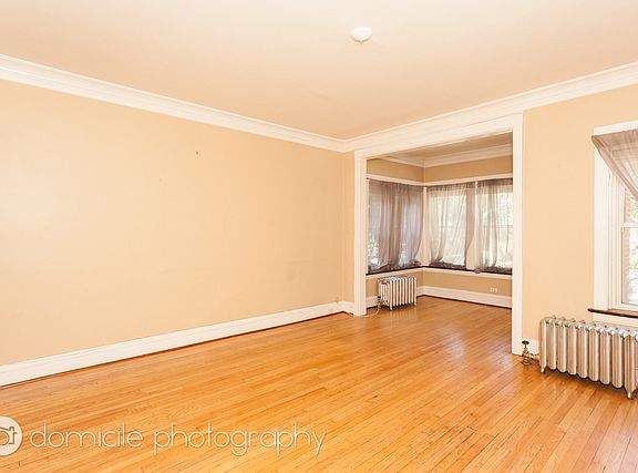 4th image of 4825 N Leavitt St #1