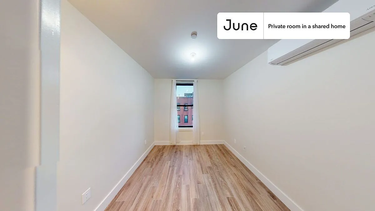Full bedroom in 3 bed/2 bath home in Crown Heights #1833 C — Photo 2