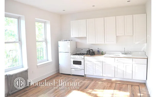 Rented by Douglas Elliman | media 32