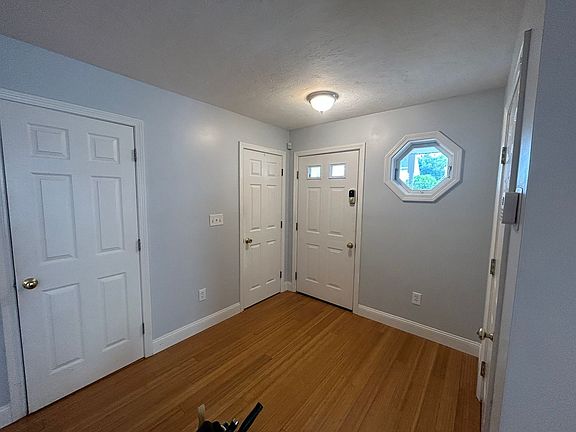 5th image of 37 Violetwood Cir