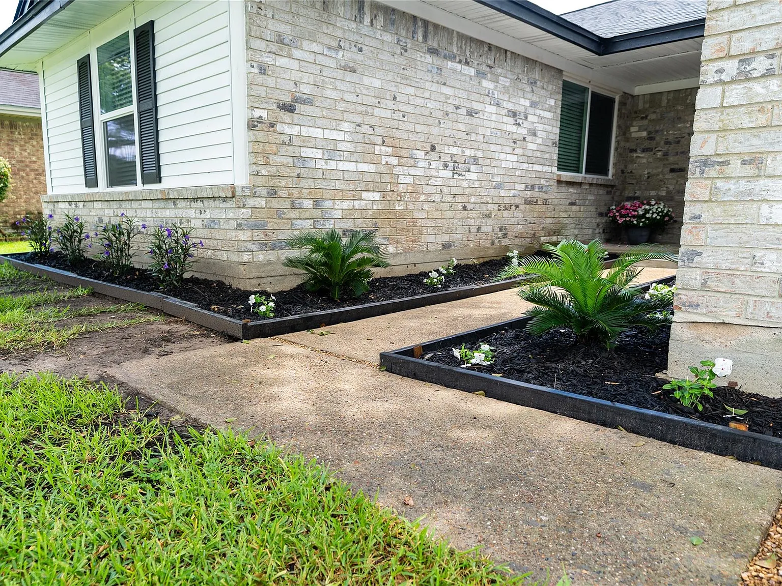 3 bed, 2.0 bath, 1288 sqft, $2,000 — Photo 4
