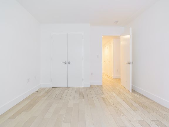 4th image of 47-05 5th St #401
