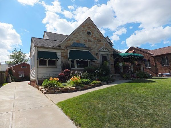 1st image of 5918 Brookside Dr