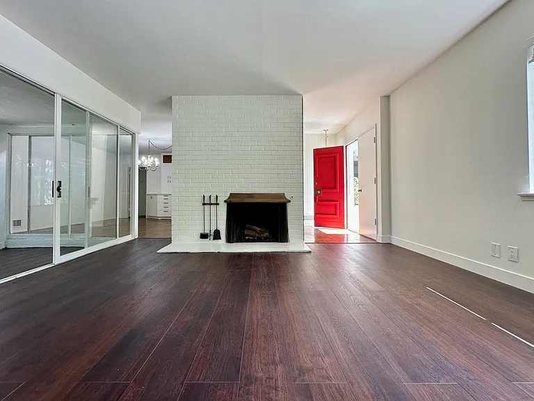 1240 Wellington Ave — Photo 3