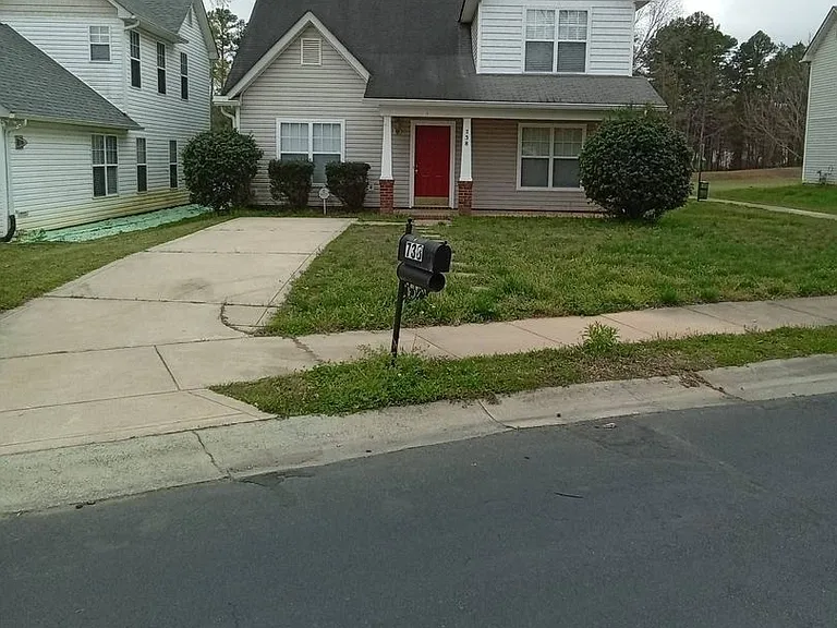 738 Ablow Dr — Photo 1