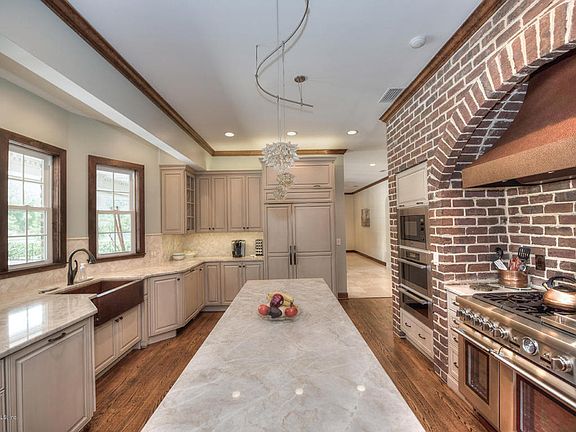 2nd image of 1591 Owl Hollow Ln