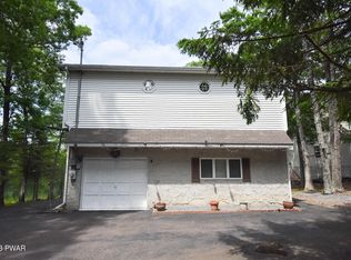 252 Hummingbird Trl, Bushkill, PA 18324