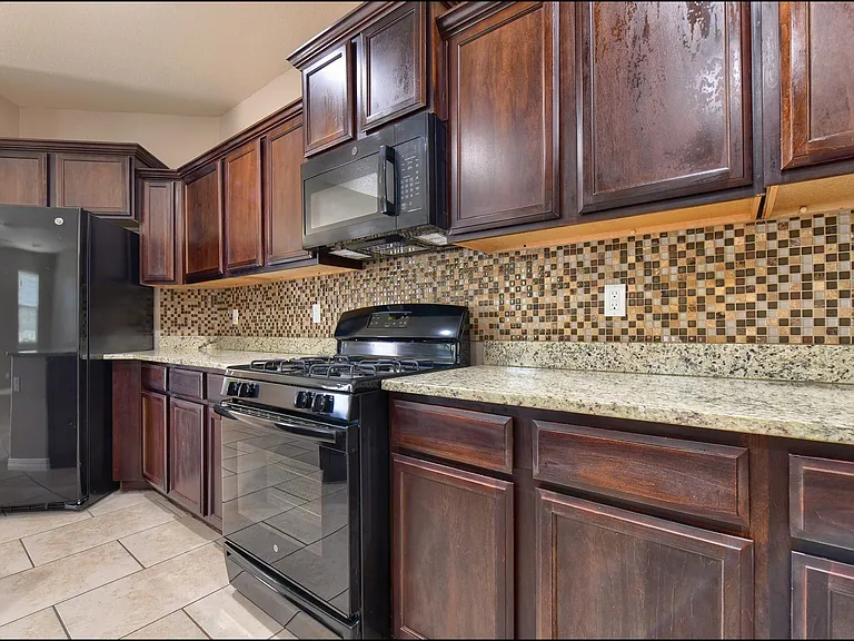 6560 Westfield Dr — Photo 13