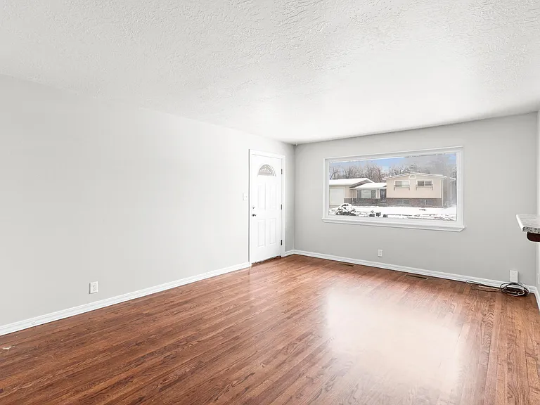 4264 S 1100 E — Photo 24