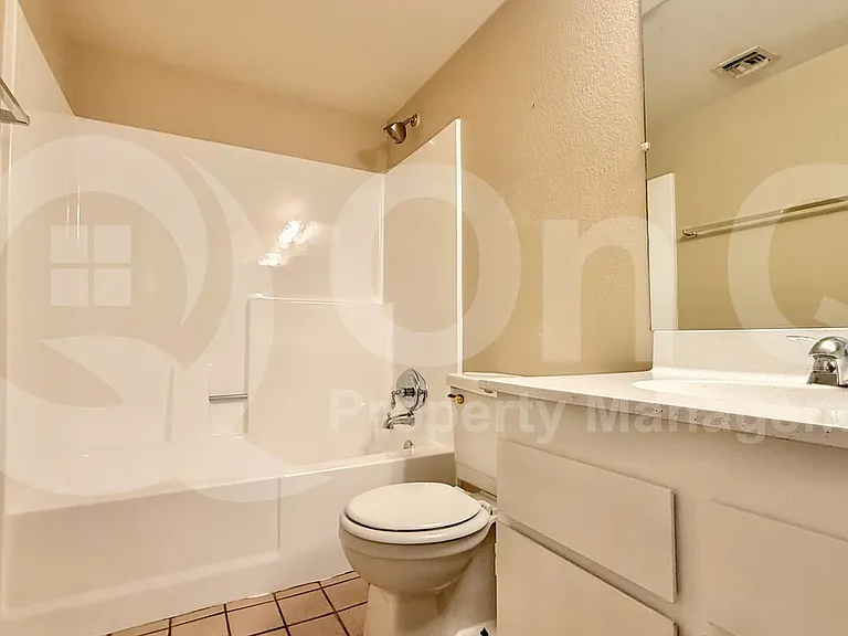 10828 N Biltmore Dr #212 — Photo 9