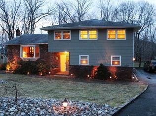 17 Kentwood Rd, Succasunna, NJ 07876