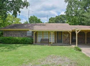 3120 Montgomery Rd, Huntsville, TX 77340