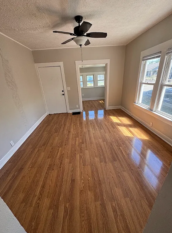 1233 East 29th Street - 1235 — Photo 3