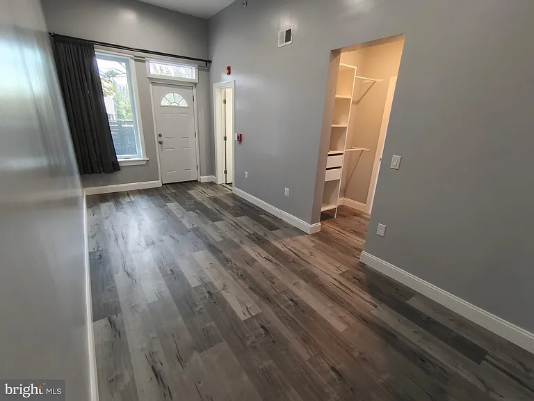 700 N Marshall St #8-C2 — Photo 24