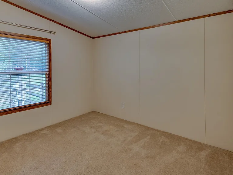 45170 Settlers Ln — Photo 17