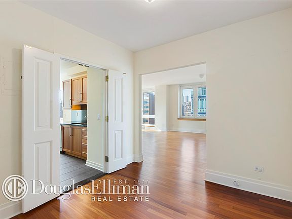 3rd image of 300 E 77th St APT 15B
