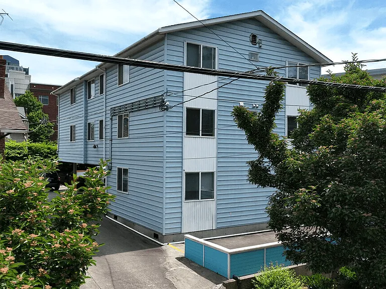 Badger & Blue Lake Apartments — Photo 1