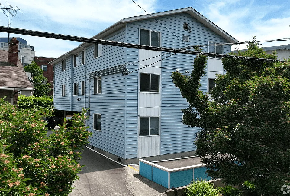 Badger & Blue Lake Apartments
