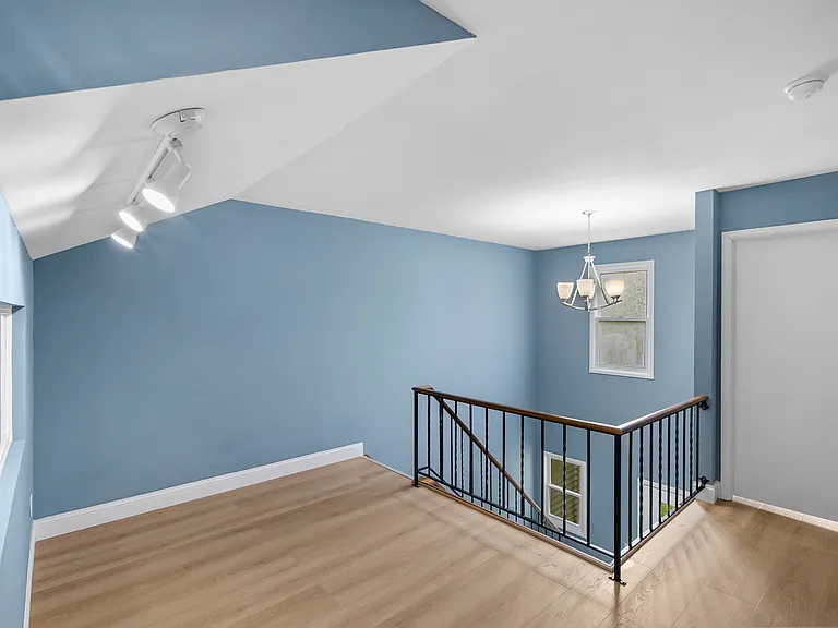 22 Lexington Dr — Photo 17