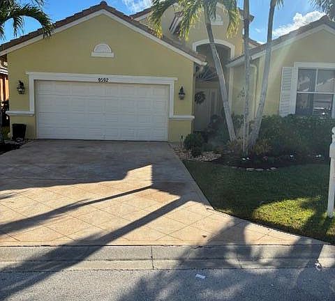 2nd image of 9592 Lago Drive