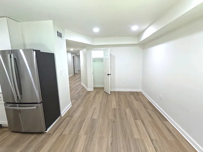 Entry Area/Dining