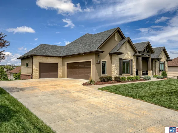 7211 S 95th St, Lincoln, NE 68526