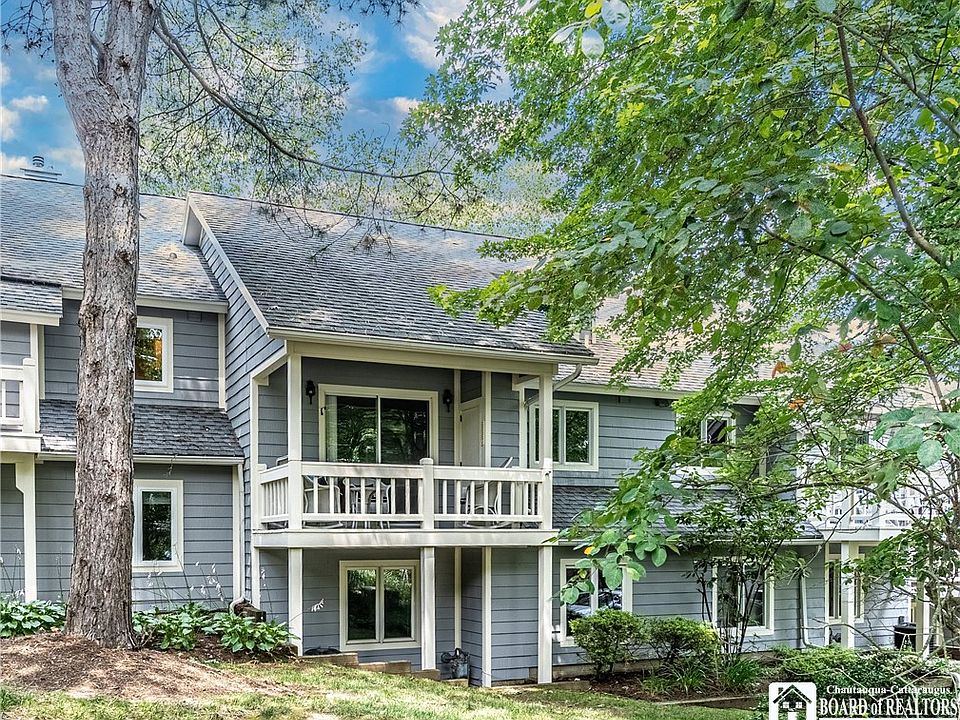 1st image of 20 Elm Ln Unit D-2