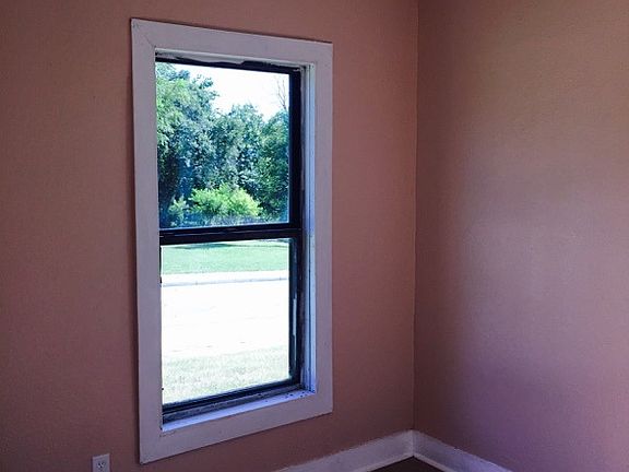 4th image of 2702 Bermuda Dr