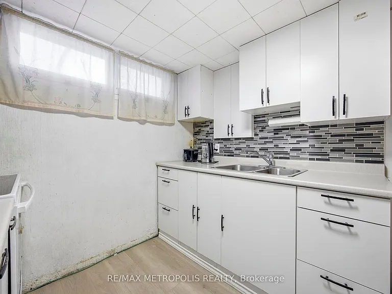 11 Rambler Pl #BASEMENT — Photo 21