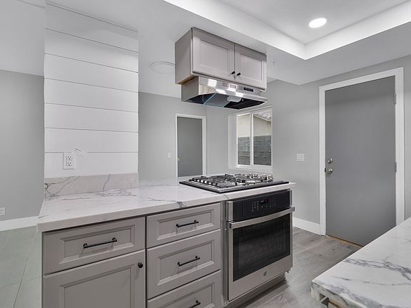 5th image of 13116 Mohawk Rd APT 2