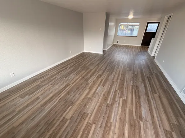 303 Matot St #303, Brookings, OR 97415