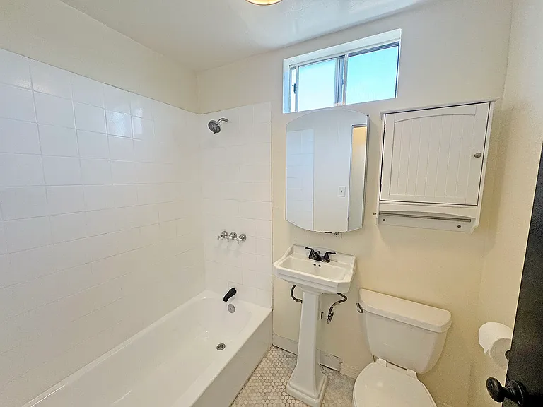 577 Walnut Ave #A — Photo 8
