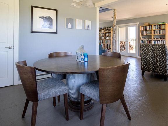 003living room space or formal dining