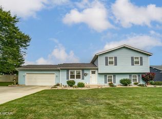 5792 Clover Ridge Dr, Lima, OH 45807