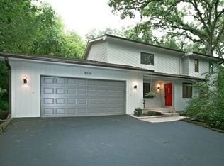 6519 Deerwood Dr, Crystal Lake, IL 60012