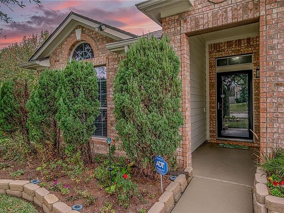 4th image of 2808 Barefoot Ln