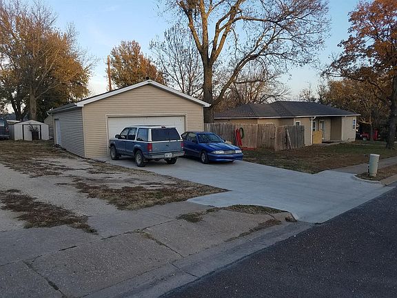 3rd image of 202 W 3rd Ave
